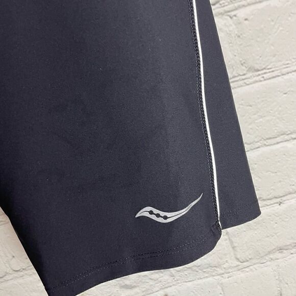 SAUCONY WOMEN'S FORTIFY 8" SHORT LARGE - Picture 4 of 14